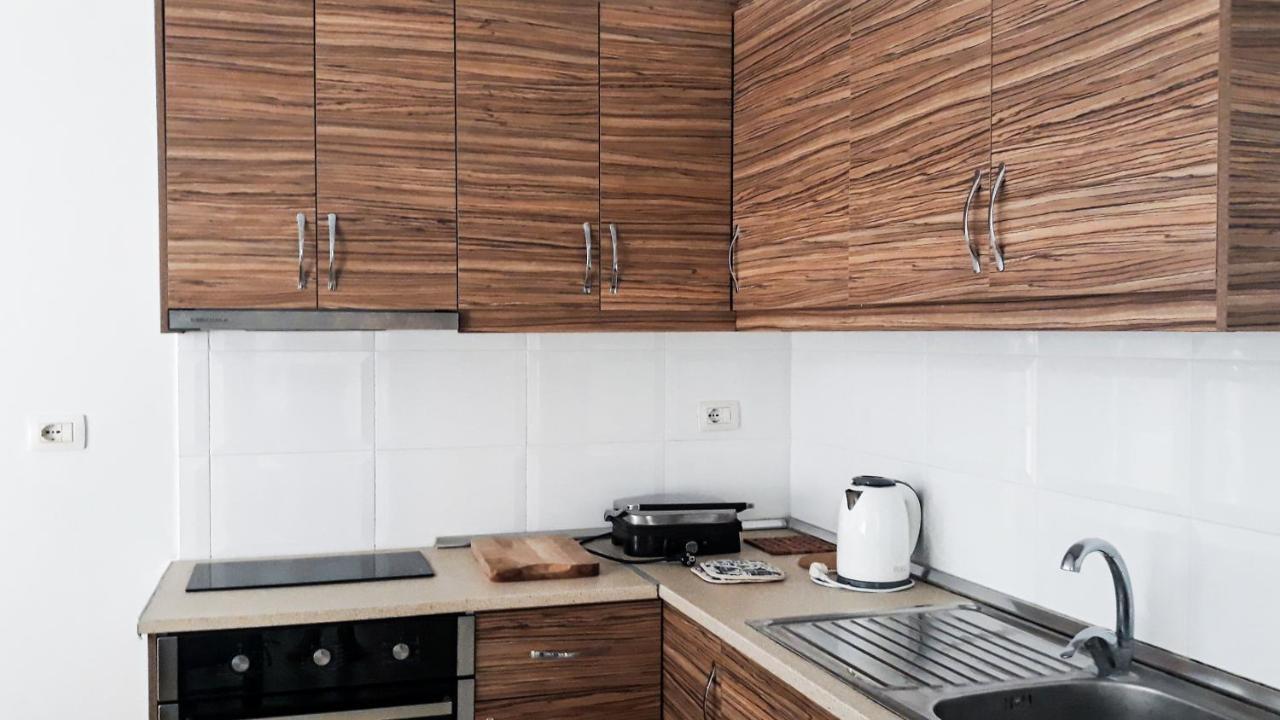 Hotel Sea Breeze ساراندا المظهر الخارجي الصورة