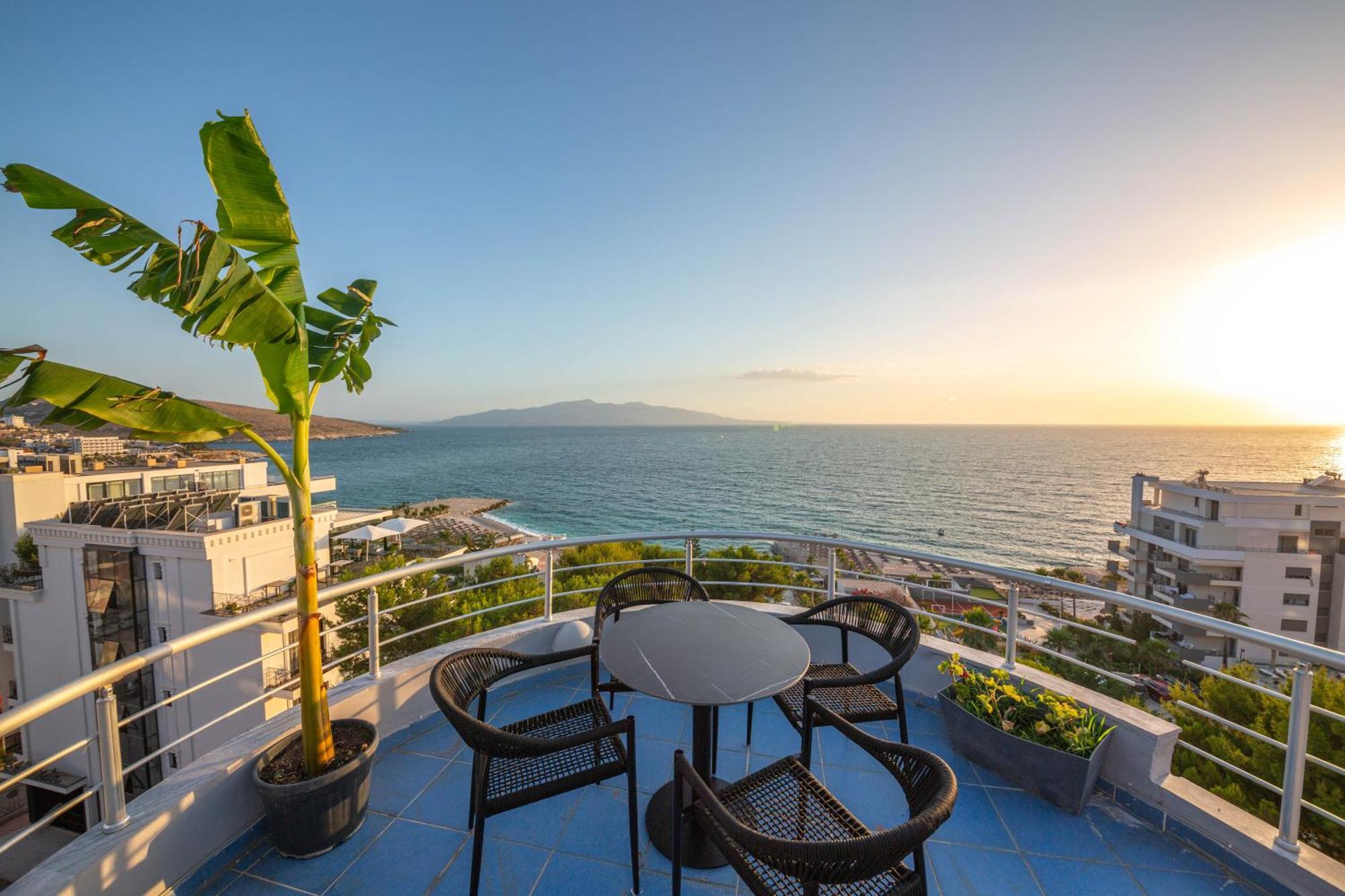 Hotel Sea Breeze ساراندا المظهر الخارجي الصورة