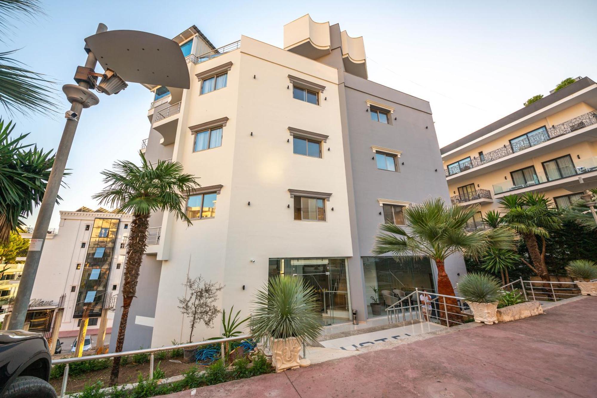 Hotel Sea Breeze ساراندا المظهر الخارجي الصورة