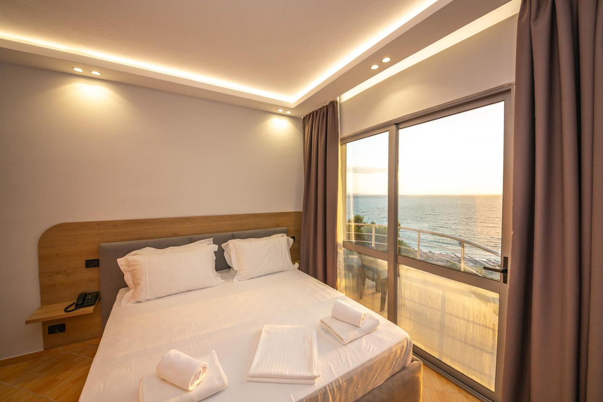 Hotel Sea Breeze ساراندا المظهر الخارجي الصورة