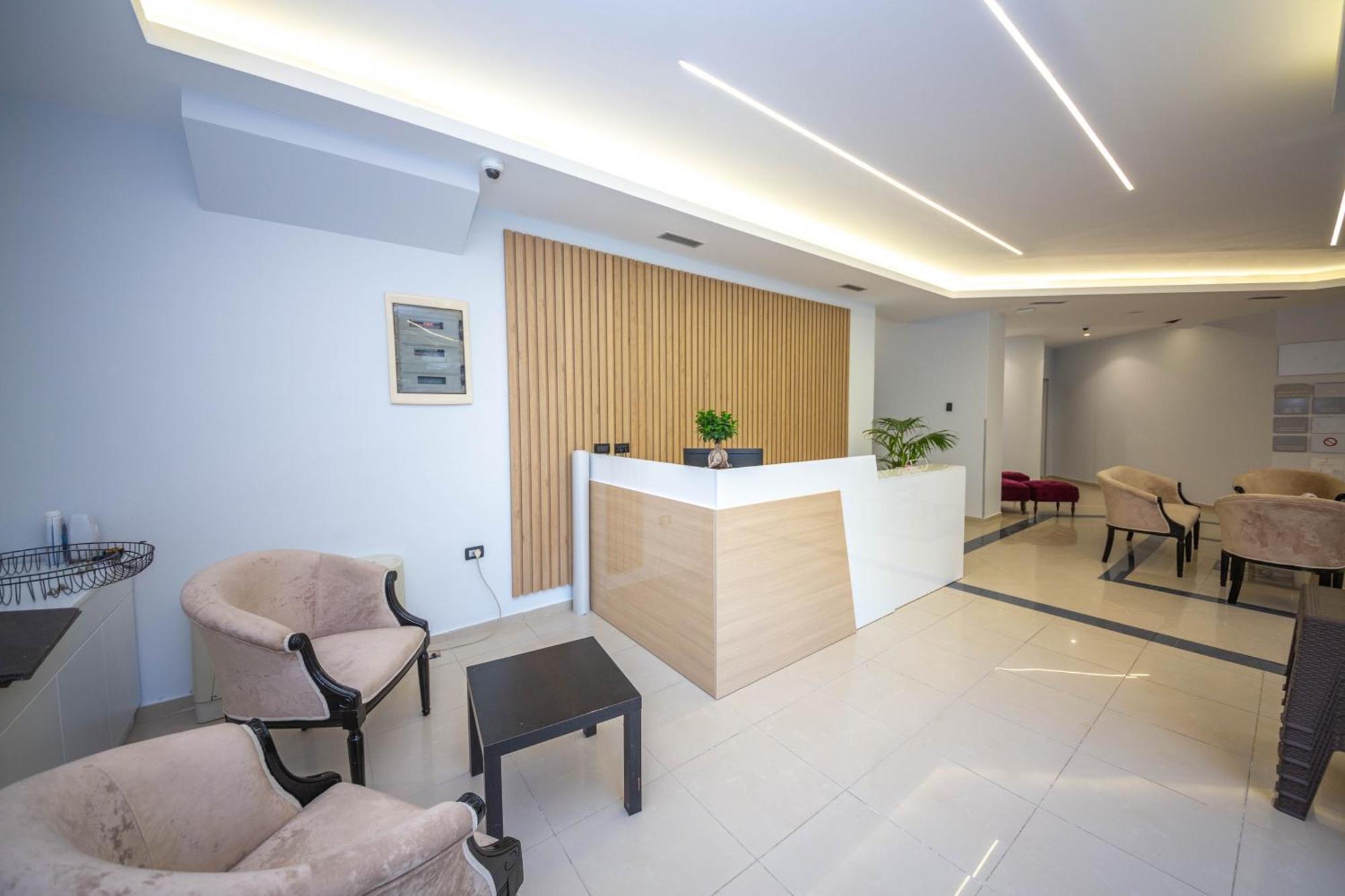 Hotel Sea Breeze ساراندا المظهر الخارجي الصورة