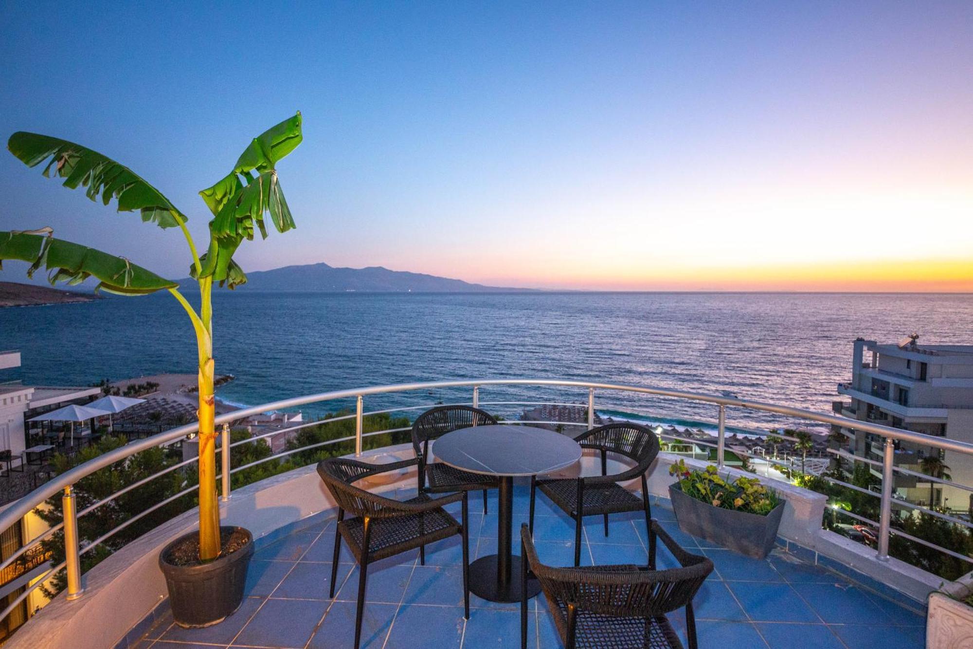 Hotel Sea Breeze ساراندا المظهر الخارجي الصورة
