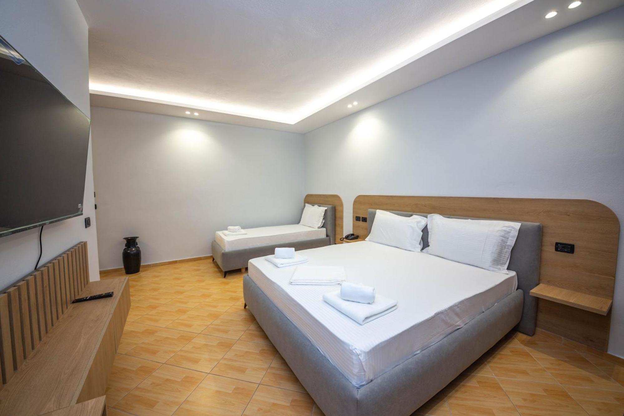 Hotel Sea Breeze ساراندا المظهر الخارجي الصورة