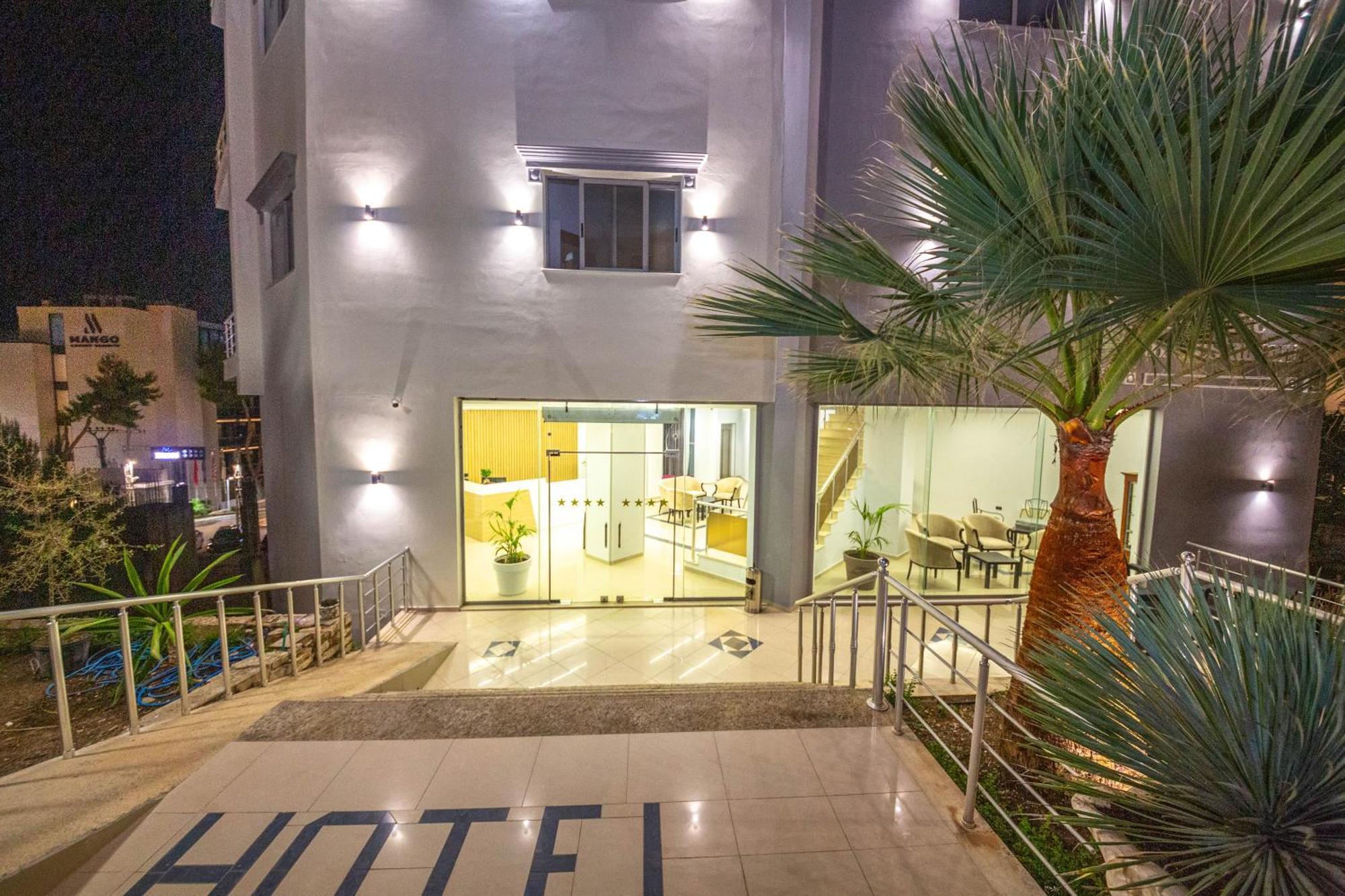 Hotel Sea Breeze ساراندا المظهر الخارجي الصورة