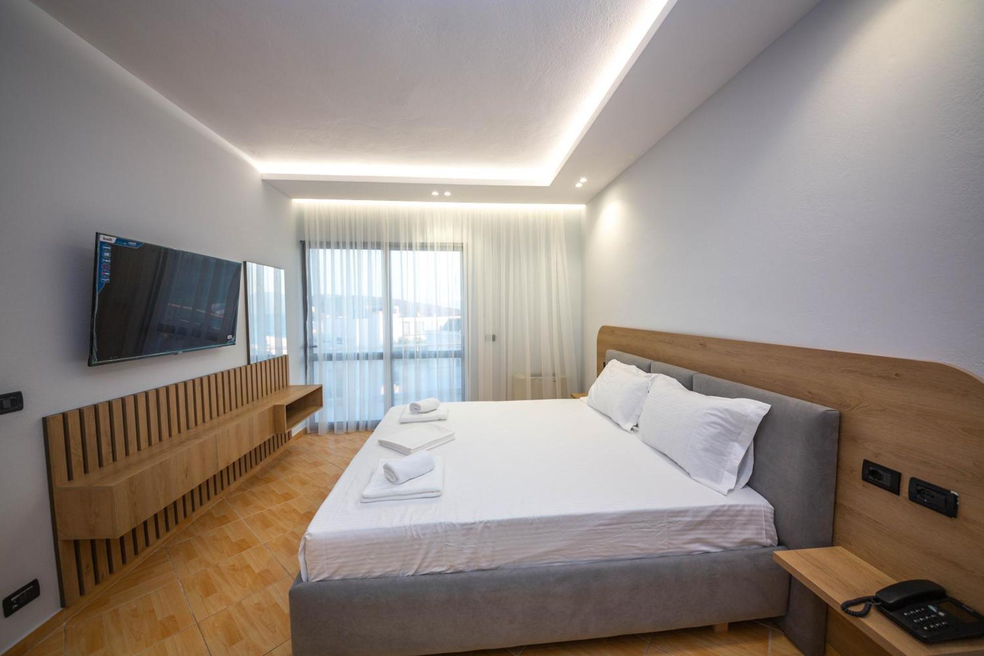 Hotel Sea Breeze ساراندا المظهر الخارجي الصورة