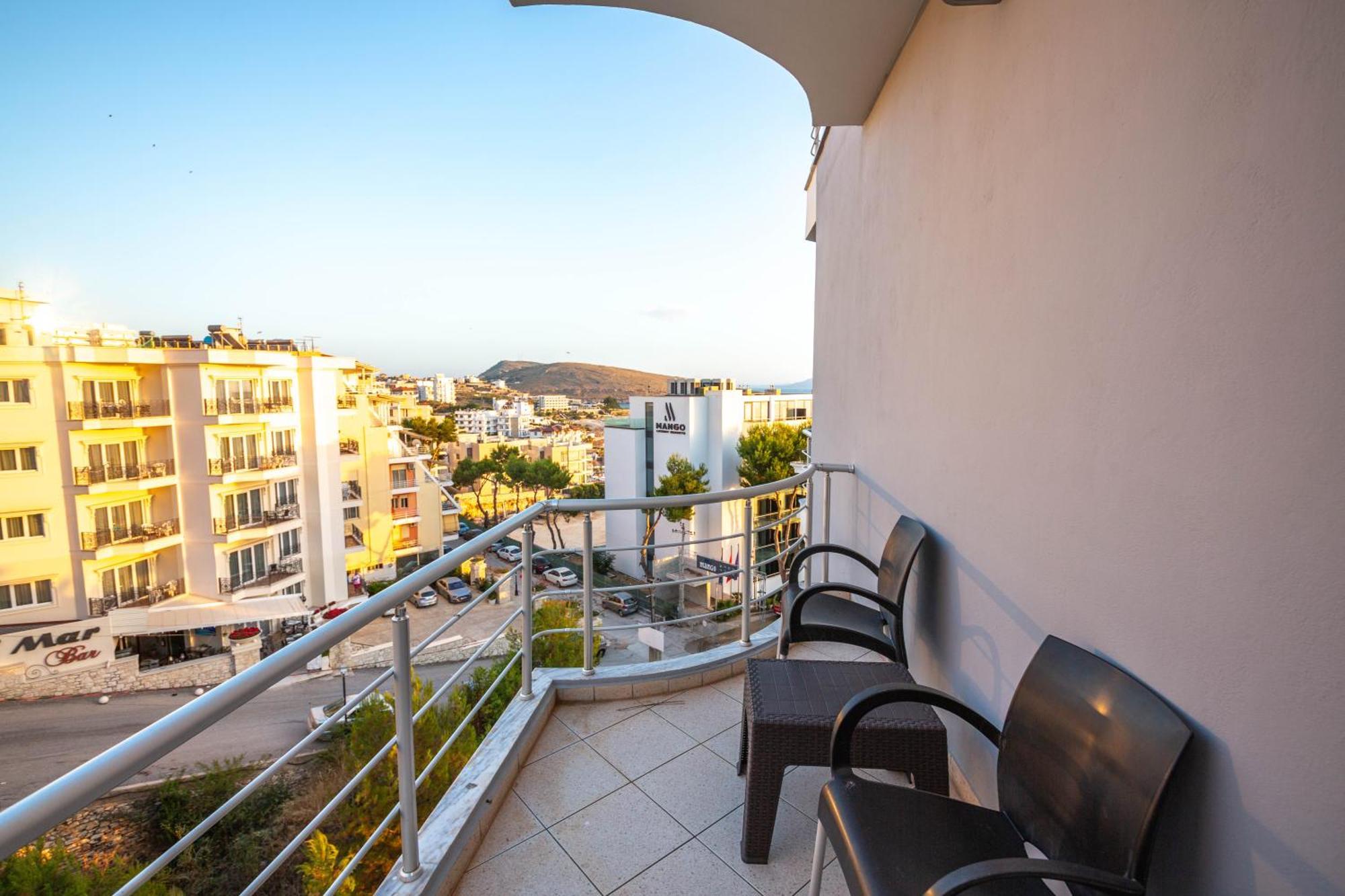 Hotel Sea Breeze ساراندا المظهر الخارجي الصورة