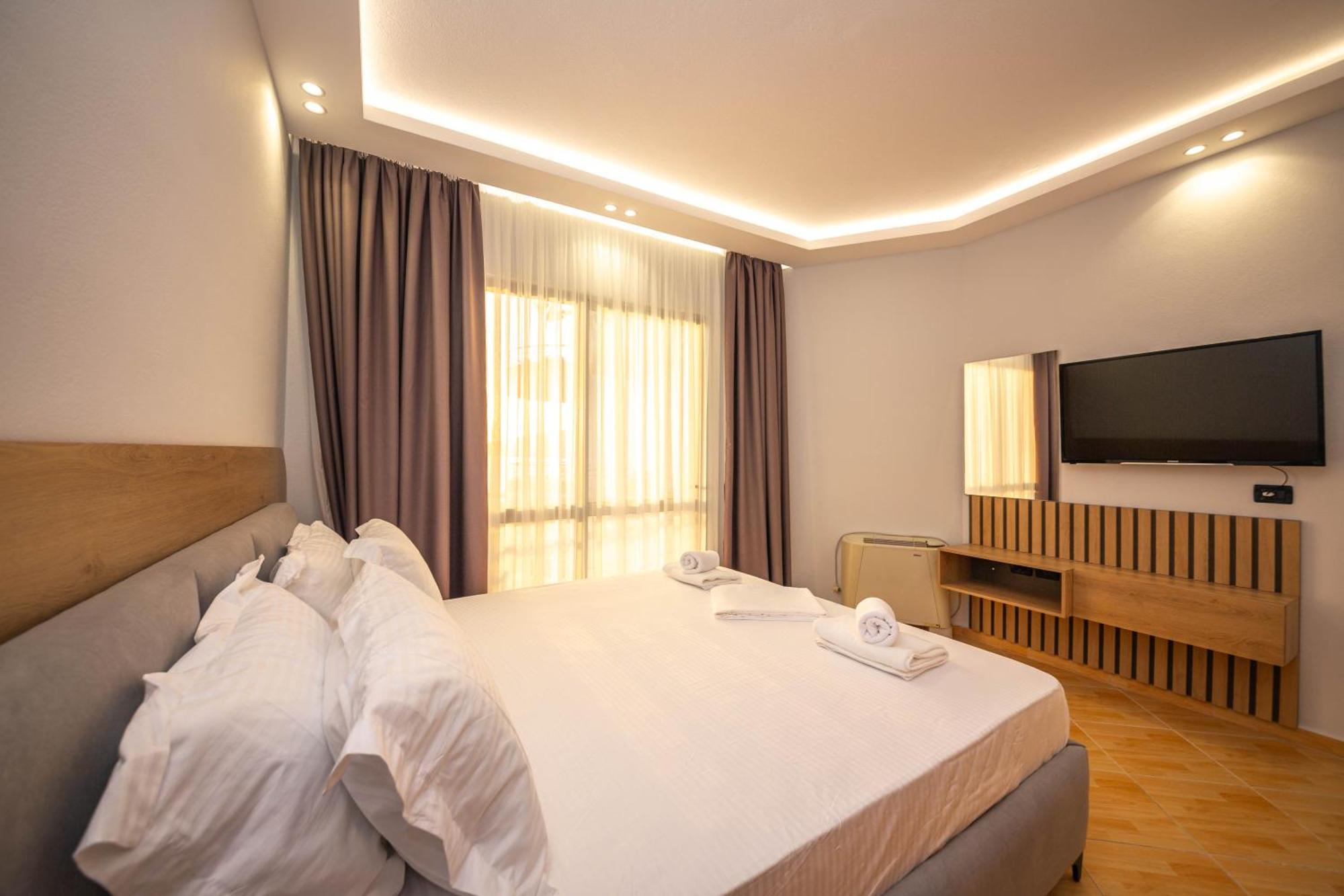 Hotel Sea Breeze ساراندا المظهر الخارجي الصورة