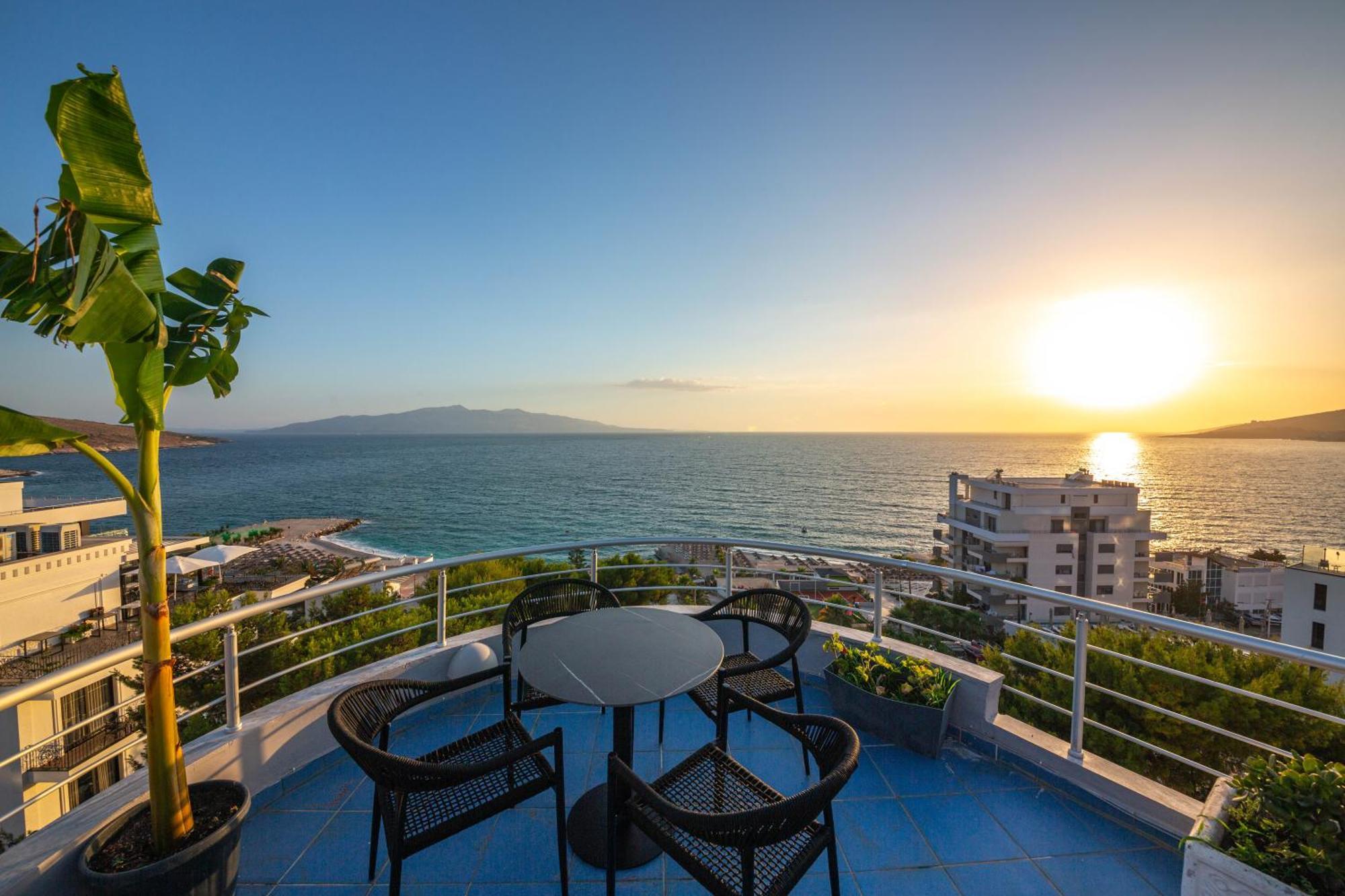 Hotel Sea Breeze ساراندا المظهر الخارجي الصورة