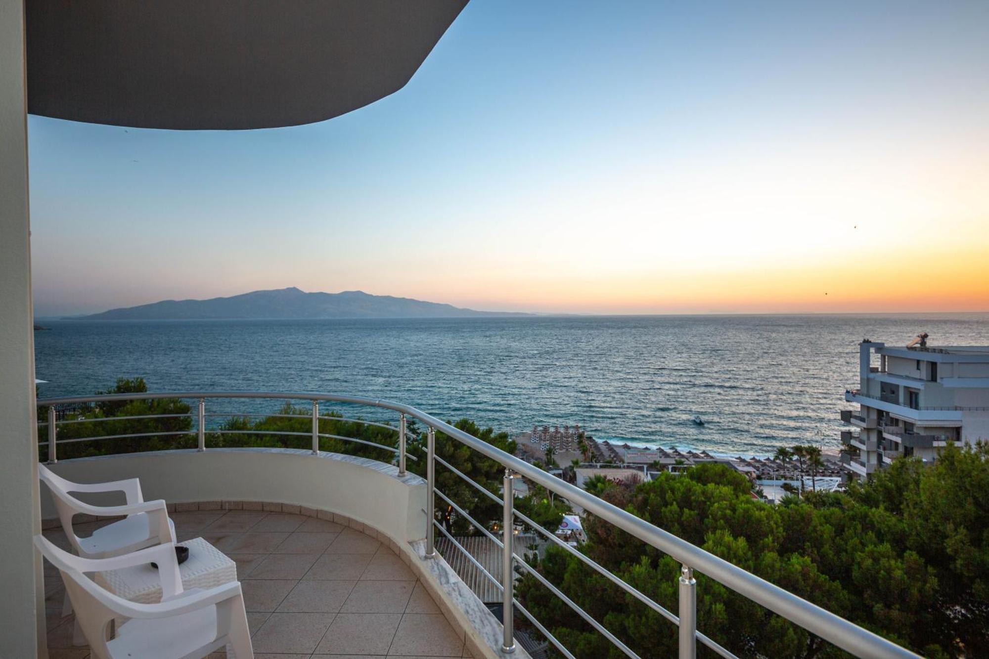 Hotel Sea Breeze ساراندا المظهر الخارجي الصورة