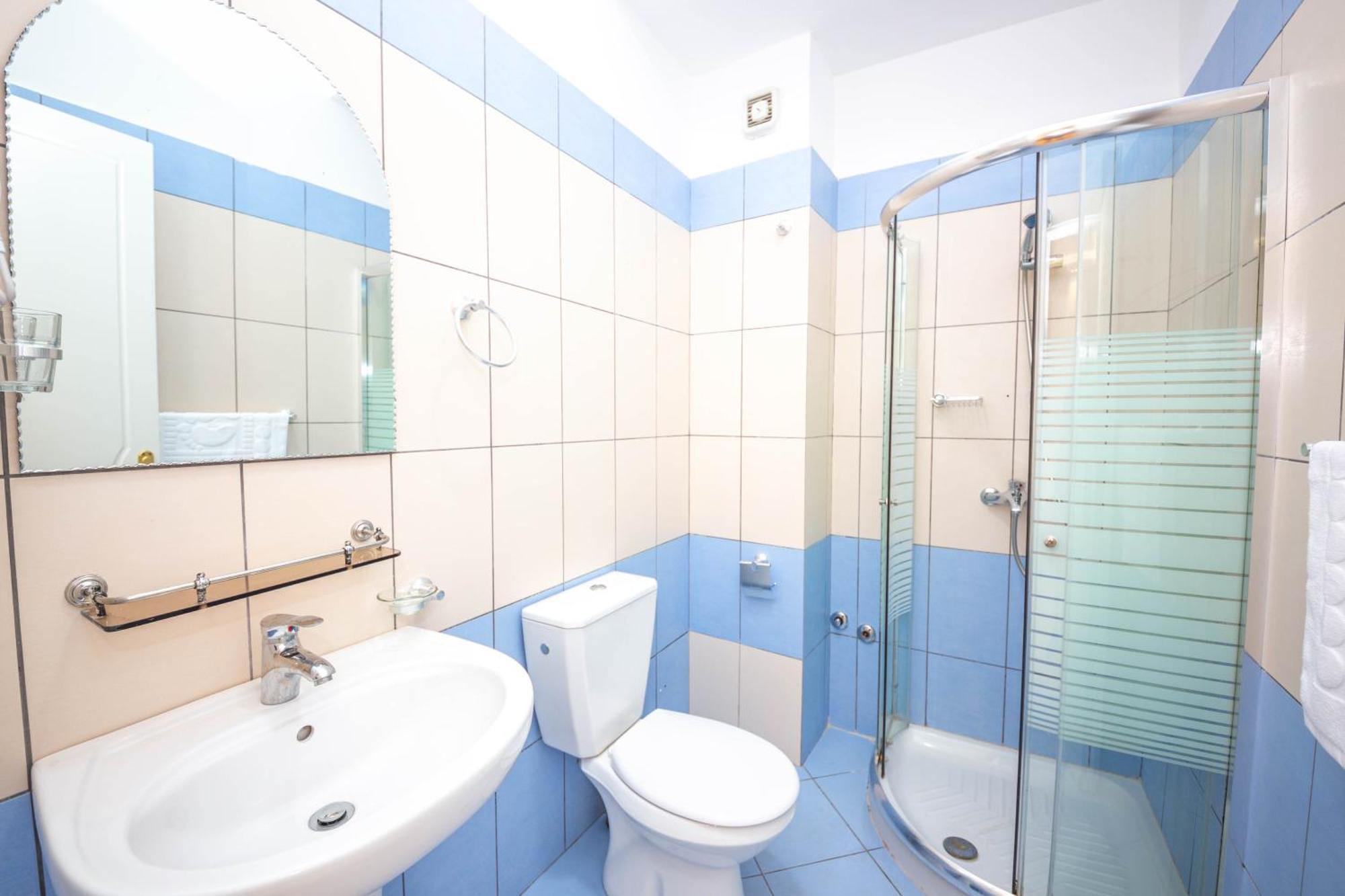 Hotel Sea Breeze ساراندا المظهر الخارجي الصورة