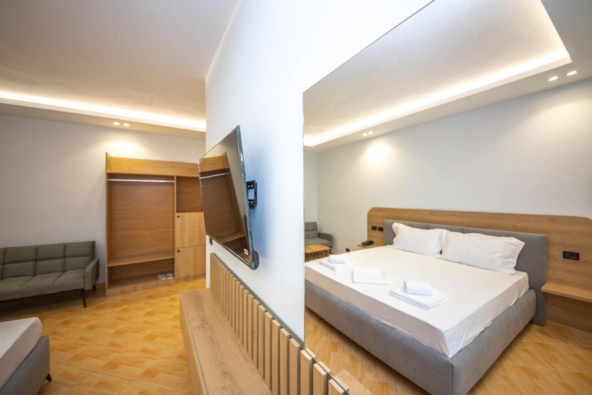 Hotel Sea Breeze ساراندا المظهر الخارجي الصورة